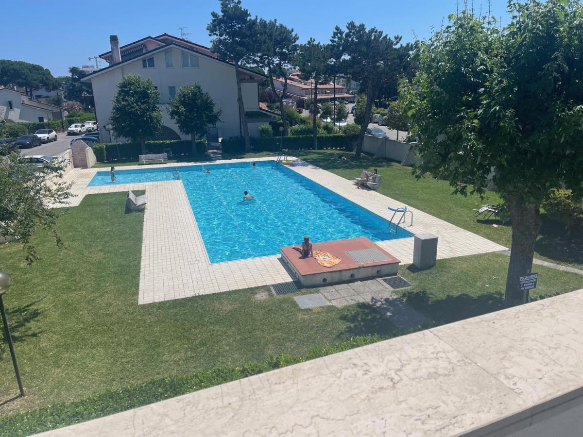 Vega Bilocale Con Piscina E Terrazza Apartment Caorle Exterior photo